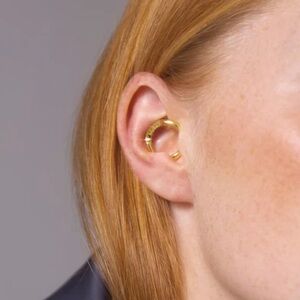 NEW! MAM ORIGINALS DAITH EARRING IN 18K GOLD